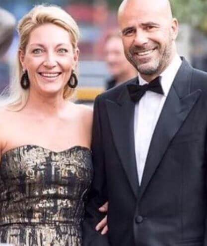 Jolyn Bosz with her husband Peter Bosz at an event.